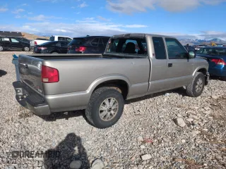 2003 GMC Sonoma SLS with VIN 1GTDT19X838102330, listed as a Copart auction lot 44064695 with 165,227 mi miles and Salvage Title. Bid and sale history available at carsss.com. Image 3.