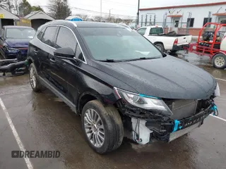 2017 Lincoln MKC Reserve with VIN 5LMTJ3DH2HUL50741, listed as a IAAI auction lot 41449774 with 58,516 mi miles. Bid and sale history available at carsss.com. Image 1.