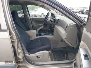 2006 Jeep Grand Cherokee Laredo with VIN 1J4HS48N56C111651, listed as a IAAI auction lot 42048777 with 224,866 mi miles. Bid and sale history available at carsss.com. Image 5.