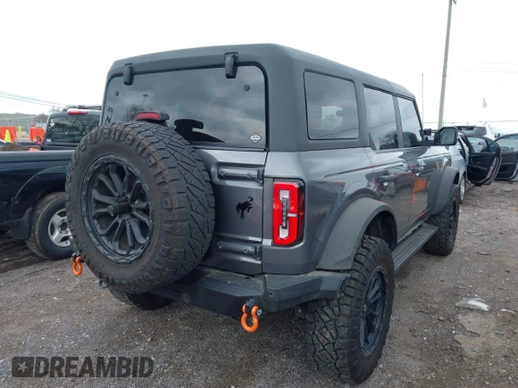 2022 Ford Bronco with VIN 1FMEE5DP4NLA83591, listed as a IAAI auction lot 42016765 with 40,554 mi miles. Bid and sale history available at carsss.com. Image 4.