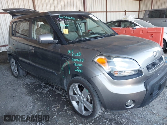 2010 Kia Soul + with VIN KNDJT2A26A7069775, listed as a IAAI auction lot 40402589 with 130,230 mi miles. Bid and sale history available at carsss.com. Image 1.