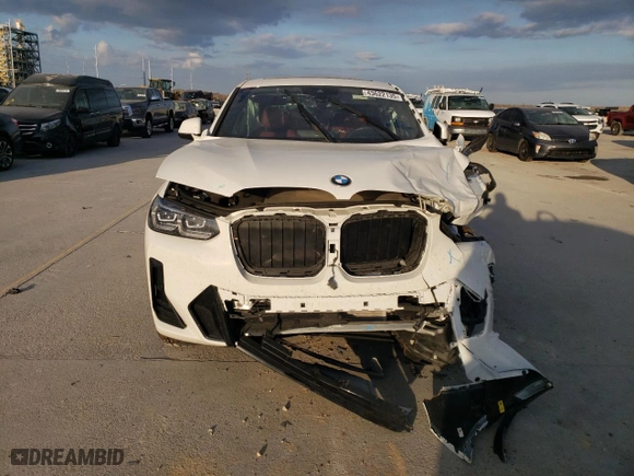 2024 BMW X4 xDrive30i with VIN 5UX33DT09R9V66933, listed as a Copart auction lot 43622135 with 0 mi miles and Salvage Title. Bid and sale history available at carsss.com. Image 5.
