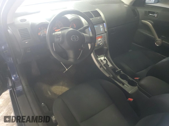 2010 Scion tC z VIN JTKDE3B71A0307041, wystawiony jako Copart lot #58983495 z przebiegiem 144 056 mil mil oraz Czysty tytuł • Clean title. Historia ofert i sprzedaży dostępna na DreamBid. Obrazek 8.