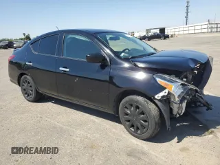 2017 Nissan Versa SV z VIN 3N1CN7AP8HL841701, wystawiony jako Copart lot #55702695 z przebiegiem 111 104 mil mil oraz Szkoda całkowita • Salvage title. Historia ofert i sprzedaży dostępna na DreamBid. Obrazek 4.