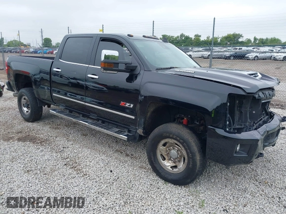 2019 Chevrolet Silverado 2500HD LTZ with VIN 1GC1KTEY5KF151527, listed as a IAAI auction lot 37045890 with 120,233 mi miles. Bid and sale history available at carsss.com. Image 1.