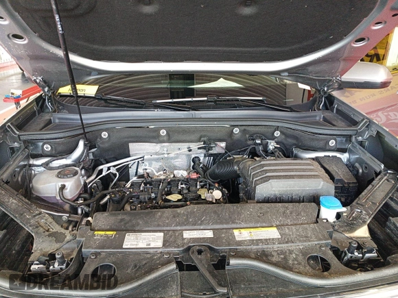 2024 Volkswagen Atlas SE with VIN 1V2HR2CA9RC557329, listed as a IAAI auction lot 42734151 with 19,097 mi miles and . Bid and sale history available at DreamBid. Image 31.