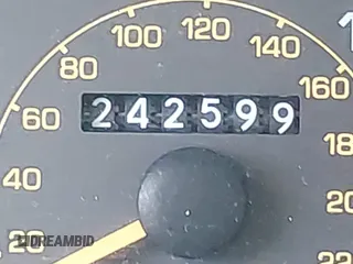 1996 Toyota Camry LE z VIN 4T1EF12K9TU116427, wystawiony jako IAAI lot #38696498 z przebiegiem 242 599 mil mil oraz . Historia ofert i sprzedaży dostępna na DreamBid. Obrazek 14.