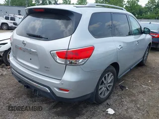 2015 Nissan Pathfinder Platinum with VIN 5N1AR2MM4FC696576, listed as a IAAI auction lot 42501667 with 248,268 mi miles and . Bid and sale history available at DreamBid. Image 4.