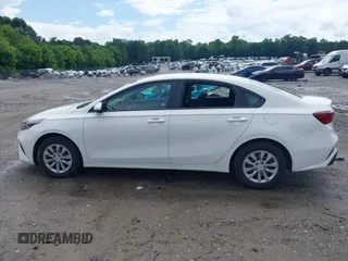 2023 Kia Forte LXS z VIN 3KPF24AD5PE677916, wystawiony jako IAAI lot #42381605 z przebiegiem 39 662 mil mil oraz . Historia ofert i sprzedaży dostępna na DreamBid. Obrazek 13.