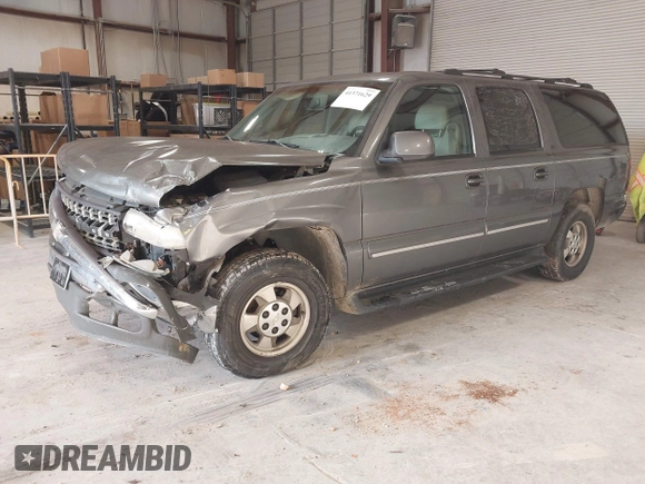 2001 Chevrolet Suburban LS with VIN 3GNEC16T21G222550, listed as a IAAI auction lot 41371629 with 261,681 mi miles. Bid and sale history available at carsss.com. Image 2.