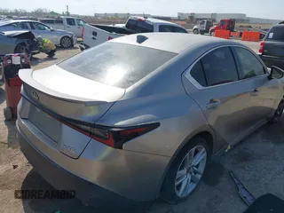2021 Lexus IS 300 z VIN JTHAA1D26M5112909, wystawiony jako IAAI lot #42062204 z przebiegiem 44 882 mil mil oraz . Historia ofert i sprzedaży dostępna na DreamBid. Obrazek 4.