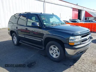 2005 Chevrolet Tahoe Z71 z VIN 1GNEK13T95R109434, wystawiony jako IAAI lot #42094353 z przebiegiem 152 959 mil mil oraz . Historia ofert i sprzedaży dostępna na DreamBid. Obrazek 1.