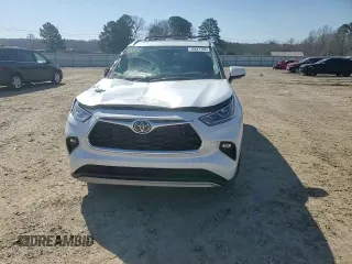 2024 Toyota Highlander LE z VIN 5TDKDRBH5RS569375, wystawiony jako Copart lot #48847105 z przebiegiem 7 103 mil mil oraz Szkoda całkowita • Salvage title. Historia ofert i sprzedaży dostępna na DreamBid. Obrazek 11.