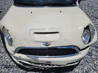 2015 MINI Convertible S с VIN WMWZP3C50F2A91635, выставлен на аукционе Copart как лот 61482285 с пробегом 105 437 миль миль и Списание • Salvage title. История ставок и продаж доступна на DreamBid. Изображение 11.