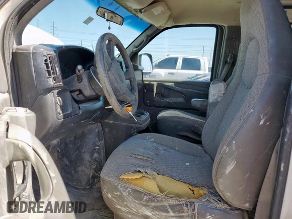 2007 Chevrolet Express Cargo z VIN 1GCFG15X871251452, wystawiony jako Copart lot #60542685 z przebiegiem 278 825 mil mil oraz Szkoda całkowita • Salvage title. Historia ofert i sprzedaży dostępna na DreamBid. Obrazek 7.