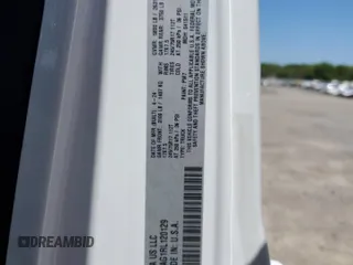 2024 Jeep Gladiator Sport S z VIN 1C6HJTAG1RL120129, wystawiony jako Copart lot #52415555 z przebiegiem 9 979 mil mil oraz Szkoda całkowita • Salvage title. Historia ofert i sprzedaży dostępna na DreamBid. Obrazek 13.