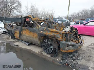 2018 GMC Sierra 1500 Denali with VIN 3GTU2PEJ6JG578669, listed as a IAAI auction lot 41083675 with 1 mi miles. Bid and sale history available at carsss.com. Image 1.