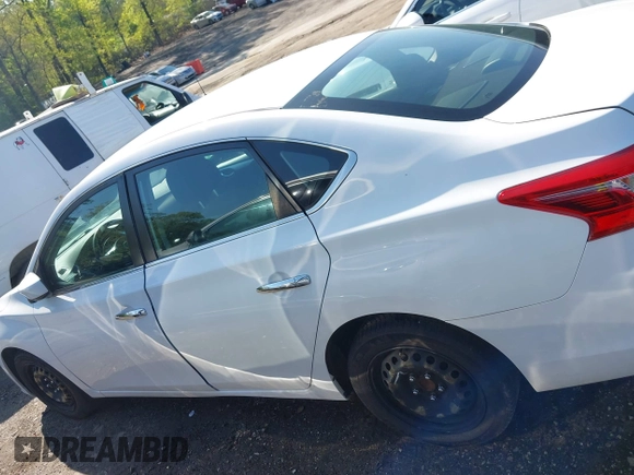 2018 Nissan Sentra S z VIN 3N1AB7AP7JY310031, wystawiony jako IAAI lot #41974445 z przebiegiem 106 842 mil mil oraz . Historia ofert i sprzedaży dostępna na DreamBid. Obrazek 14.