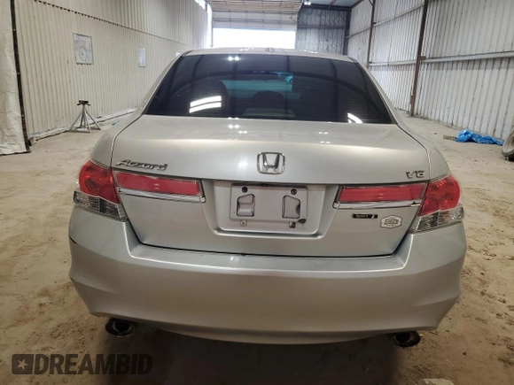 2011 Honda Accord EX-L z VIN 1HGCP3F82BA010275, wystawiony jako Copart lot #63698715 z przebiegiem 150 103 mil mil oraz Czysty tytuł • Clean title. Historia ofert i sprzedaży dostępna na DreamBid. Obrazek 6.