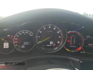 2018 Porsche Panamera 4 E-Hybrid z VIN WP0AE2A79JL129223, wystawiony jako Copart lot #79005304 z przebiegiem 22 877 mil mil oraz Szkoda całkowita • Salvage title. Historia ofert i sprzedaży dostępna na DreamBid. Obrazek 9.