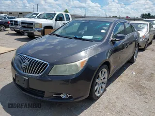 2013 Buick LaCrosse Leather z VIN 1G4GC5E37DF159523, wystawiony jako IAAI lot #42564794 z przebiegiem 236 083 mil mil oraz . Historia ofert i sprzedaży dostępna na DreamBid. Obrazek 2.
