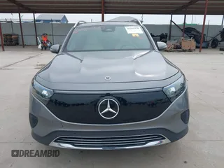 2024 Mercedes-Benz EQB 300 z VIN W1N9M0KBXRN079941, wystawiony jako IAAI lot #42261930 z przebiegiem 6 611 mil mil oraz . Historia ofert i sprzedaży dostępna na DreamBid. Obrazek 13.