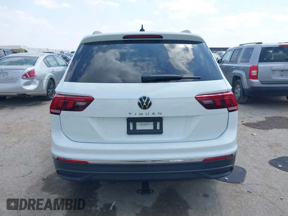 2024 Volkswagen Tiguan S with VIN 3VVRB7AXXRM105923, listed as a IAAI auction lot 42052697 with 18,421 mi miles and . Bid and sale history available at DreamBid. Image 14.