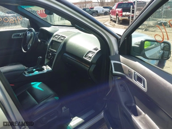 2015 Ford Explorer Limited with VIN 1FM5K8F81FGB60637, listed as a IAAI auction lot 41804716 with 115,501 mi miles. Bid and sale history available at carsss.com. Image 5.
