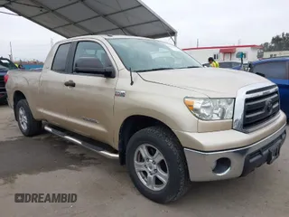 2010 Toyota Tundra 4WD Truck with VIN 5TFUY5F17AX122421, listed as a IAAI auction lot 41900383 with 76,505 mi miles. Bid and sale history available at carsss.com. Image 1.