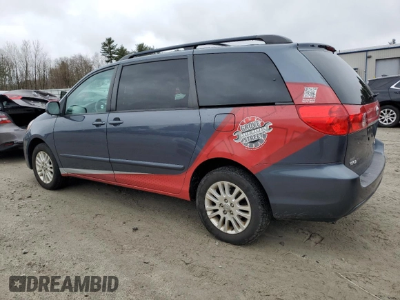 2010 Toyota Sienna XLE z VIN 5TDDK4CC2AS033041, wystawiony jako Copart lot #49240585 z przebiegiem 171 315 mil mil oraz Czysty tytuł • Clean title. Historia ofert i sprzedaży dostępna na DreamBid. Obrazek 2.