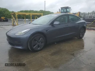 2023 Tesla Model 3 z VIN 5YJ3E1EA9PF699744, wystawiony jako Copart lot #56407215 z przebiegiem 5 201 mil mil oraz Szkoda całkowita • Salvage title. Historia ofert i sprzedaży dostępna na DreamBid. Obrazek 1.