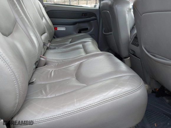 2003 Chevrolet Tahoe LS with VIN 1GNEC13ZX3R209167, listed as a IAAI auction lot 41496637 with 325,006 mi miles. Bid and sale history available at carsss.com. Image 8.