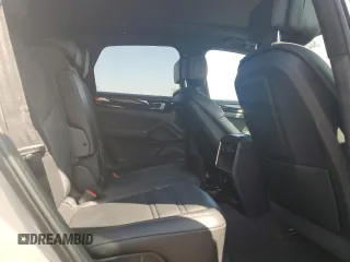 2021 Porsche Cayenne z VIN WP1AA2AY0MDA00689, wystawiony jako Copart lot #54452105 z przebiegiem 35 799 mil mil oraz Szkoda całkowita • Salvage title. Historia ofert i sprzedaży dostępna na DreamBid. Obrazek 11.