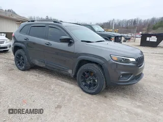 2022 Jeep Cherokee X with VIN 1C4PJMCX2ND540915, listed as a IAAI auction lot 41490266 with 67,388 mi miles. Bid and sale history available at carsss.com. Image 1.