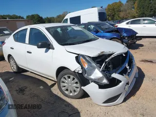 2015 Nissan Versa SV with VIN 3N1CN7AP5FL827297, listed as a IAAI auction lot 40630713 with 145,890 mi miles. Bid and sale history available at carsss.com. Image 1.