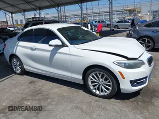 2016 BMW 2 Series 228i z VIN WBA1F9C54GV545580, wystawiony jako IAAI lot #42195177 z przebiegiem 121 152 mil mil oraz . Historia ofert i sprzedaży dostępna na DreamBid. Obrazek 1.