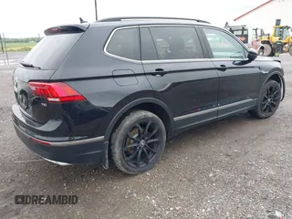 2018 Volkswagen Tiguan SEL with VIN 3VV3B7AXXJM090706, listed as a IAAI auction lot 42216046 with 147,249 mi miles and . Bid and sale history available at DreamBid. Image 4.