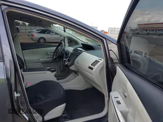 2013 Toyota Prius Two with VIN JTDZN3EUXD3259752, listed as a IAAI auction lot 42188484 with 205,937 mi miles and . Bid and sale history available at carsss.com. Image 5.
