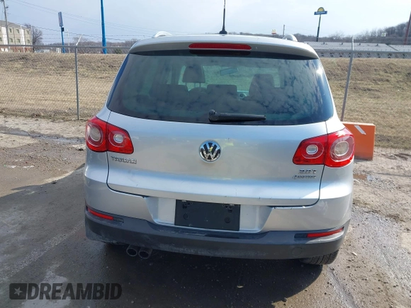 2011 Volkswagen Tiguan SE with VIN WVGBV7AX2BW562055, listed as a IAAI auction lot 41642084 with 175,407 mi miles and . Bid and sale history available at DreamBid. Image 16.