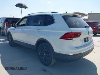 2024 Volkswagen Tiguan SE с VIN 3VV2B7AX9RM123637, выставлен на аукционе IAAI как лот 42446754 с пробегом 20 573 миль миль и . История ставок и продаж доступна на DreamBid. Изображение 3.