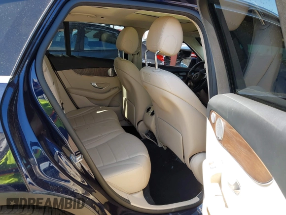 2019 Mercedes-Benz GLC 300 z VIN WDC0G4KB1KV195835, wystawiony jako IAAI lot #42173713 z przebiegiem 113 036 mil mil oraz . Historia ofert i sprzedaży dostępna na DreamBid. Obrazek 8.