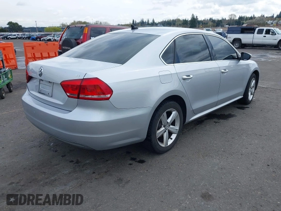 2012 Volkswagen Passat SE with VIN 1VWBP7A36CC005354, listed as a IAAI auction lot 41926270 with 155,493 mi miles. Bid and sale history available at carsss.com. Image 4.