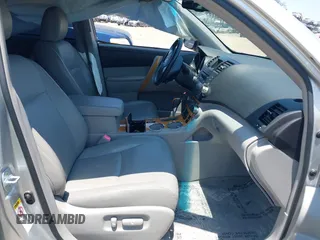 2010 Toyota Highlander Limited z VIN JTEJW3EH8A2041626, wystawiony jako IAAI lot #42186760 z przebiegiem 212 720 mil mil oraz . Historia ofert i sprzedaży dostępna na DreamBid. Obrazek 5.
