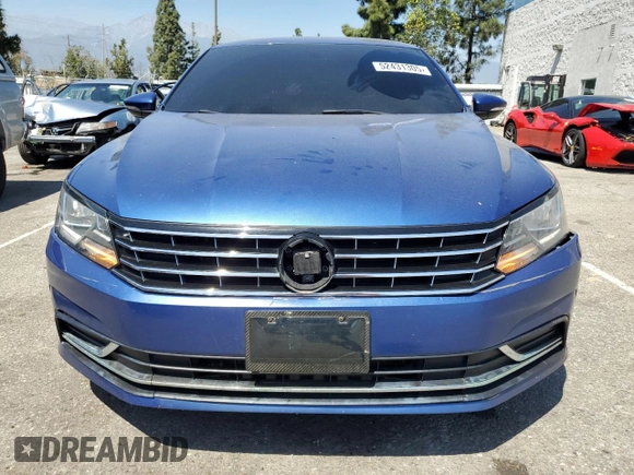2017 Volkswagen Passat S z VIN 1VWAT7A38HC013566, wystawiony jako Copart lot #52431305 z przebiegiem 111 598 mil mil oraz Szkoda całkowita • Salvage title. Historia ofert i sprzedaży dostępna na DreamBid. Obrazek 5.