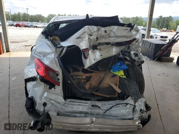 2025 Toyota Camry LE z VIN 4T1DAACK4SU058976, wystawiony jako Copart lot #55153145 z przebiegiem 18 584 mil mil oraz Szkoda całkowita • Salvage title. Historia ofert i sprzedaży dostępna na DreamBid. Obrazek 6.