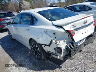 2018 Nissan Altima 2.5 SR with VIN 1N4AL3AP8JC188779, listed as a IAAI auction lot 41735197 with 41,229 mi miles. Bid and sale history available at carsss.com. Image 3.