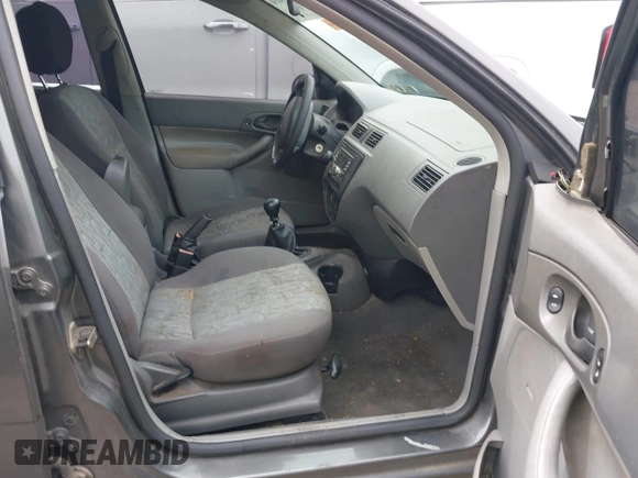 2005 Ford Focus S with VIN 1FAFP34N65W246882, listed as a IAAI auction lot 41894030 with 289,678 mi miles. Bid and sale history available at carsss.com. Image 5.