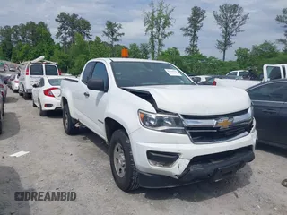 2018 Chevrolet Colorado 2WD Work Truck z VIN 1GCHSBEAXJ1144788, wystawiony jako IAAI lot #42160784 z przebiegiem 141 323 mil mil oraz . Historia ofert i sprzedaży dostępna na DreamBid. Obrazek 1.
