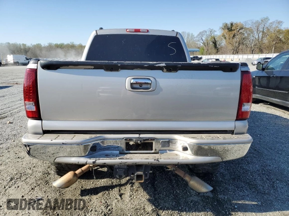 2005 Chevrolet Silverado 1500 LT with VIN 2GCEK13T951352033, listed as a Copart auction lot 50641335 with 181,868 mi miles and Salvage Title. Bid and sale history available at DreamBid. Image 6.