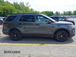 2016 Ford Explorer Sport z VIN 1FM5K8GT7GGB79181, wystawiony jako IAAI lot #42365320 z przebiegiem 261 608 mil mil oraz . Historia ofert i sprzedaży dostępna na DreamBid. Obrazek 14.